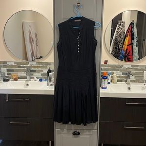 Excellent condition cotton dress very flattering on.